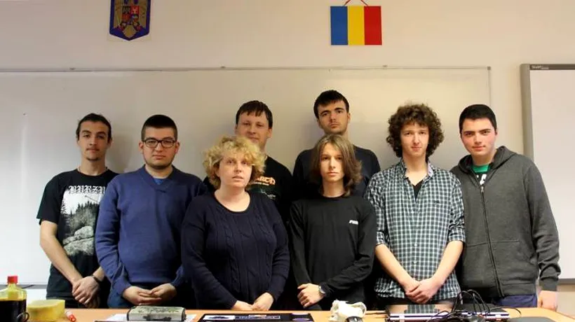 Elevi din Piatra Neamț, locul I la un concurs al Agenției Spațiale Europene, după ce au construit prototipul unui satelit
