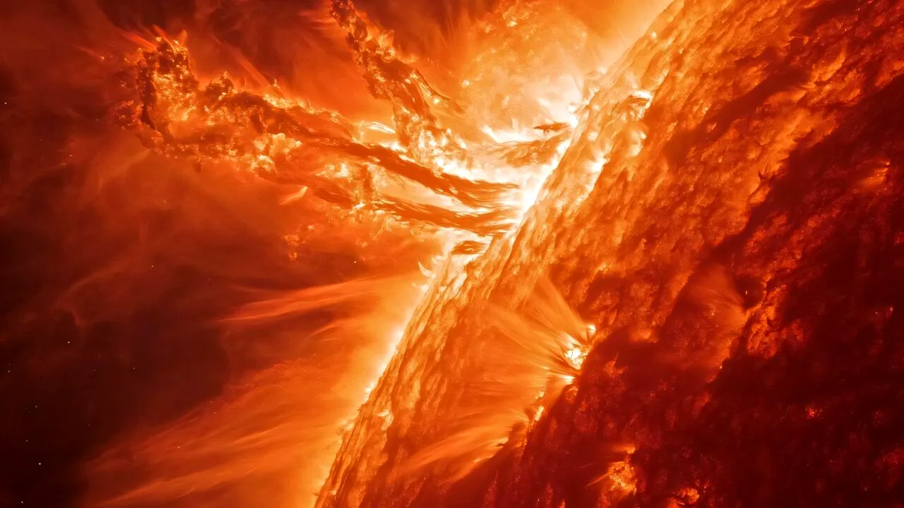 MEGAFURTUNILE SOLARE din alte sisteme stelare pot lovi Pământul. Cât de mare este riscul ca omenirea să rămână fără electricitate și internet