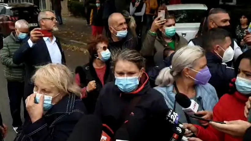 VIDEO| Mărturia cutremurătoare a unei femei care și-a pierdut mama în incendiul din Constanța: „Au murit cu zile, arși ca șobolanii. Nimănui nu-i pasă de noi”