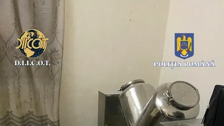 Polițiștii și procurorii a descoperit PRIMUL laborator clandestin de produse anabolizante din România. Unde erau vândute substanțele - FOTO-VIDEO