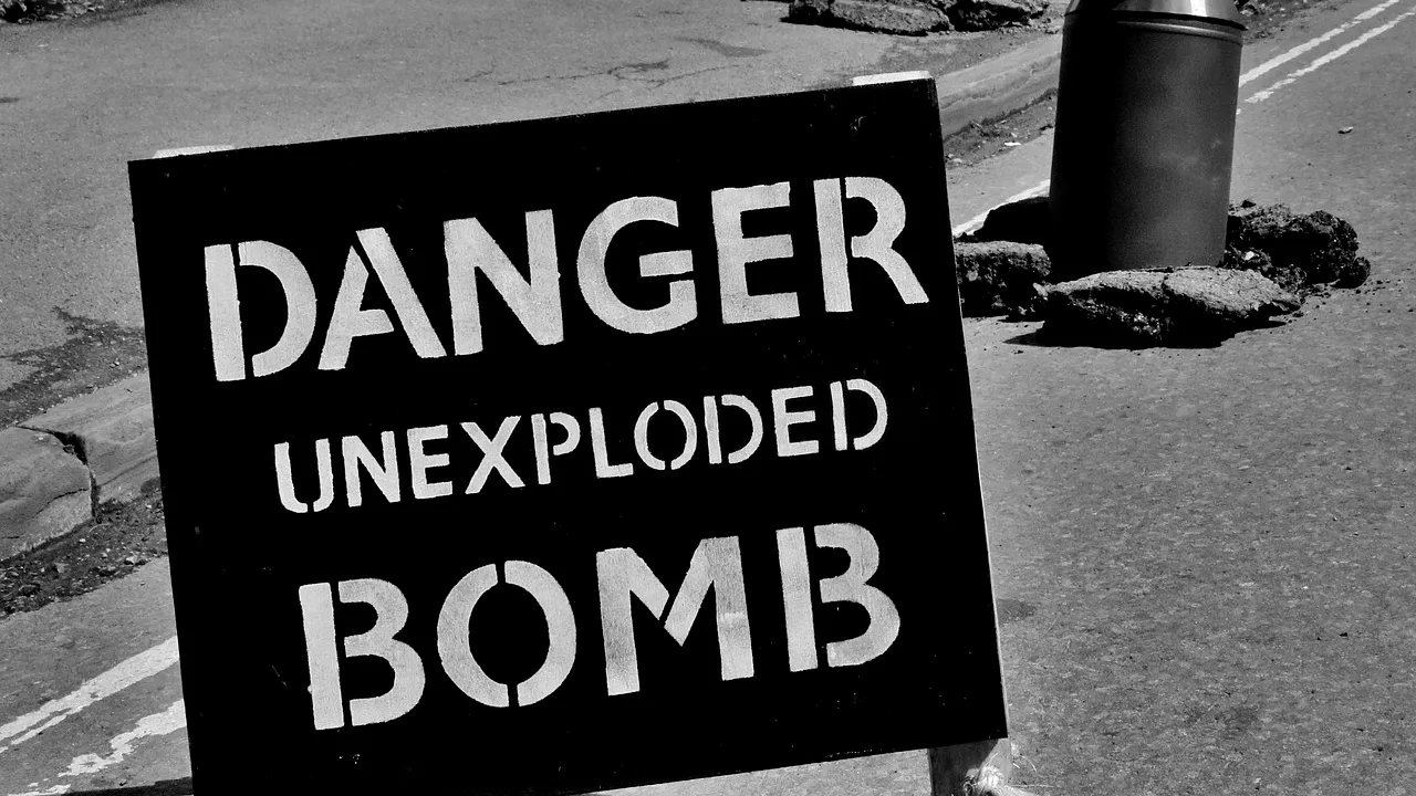 Primarul Harkivului îi avertizează pe ucraineni cu privire la noile tipuri de bombe lansate de ruși: „Vă implor, nu vă apropiați de astfel de parașute!”