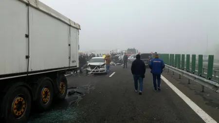 Peste 100 de salvatori au intervenit după carambolul de pe Autostrada Soarelui