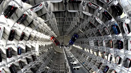 Percheziții fără precedent la Daimler și Volkswagen. Daimler este denunțător, pentru a evita orice sancțiune