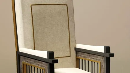 Tronul construit special pentru vizita Papei a fost finalizat. Acesta este construit din lemn, catifea și aur - FOTO