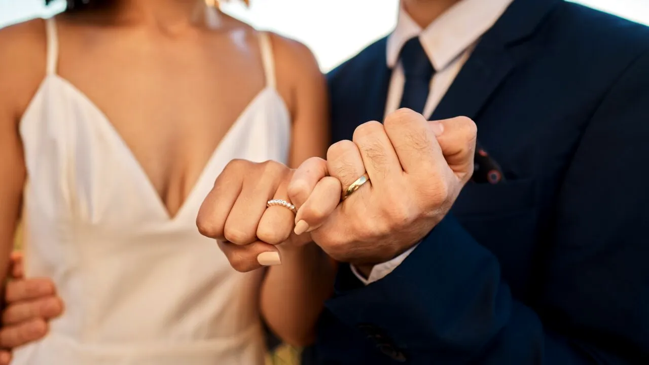 „Asigurare de iubire”, înainte de nuntă. Câți bani a primit o femeie de 30 de ani din China, după eveniment