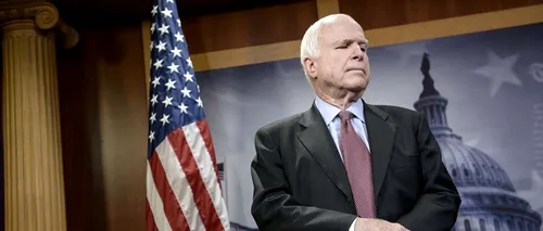 De pe patul de spital, senatorul John McCain a cerut ca Donald Trump să nu participe la funeraliile sale