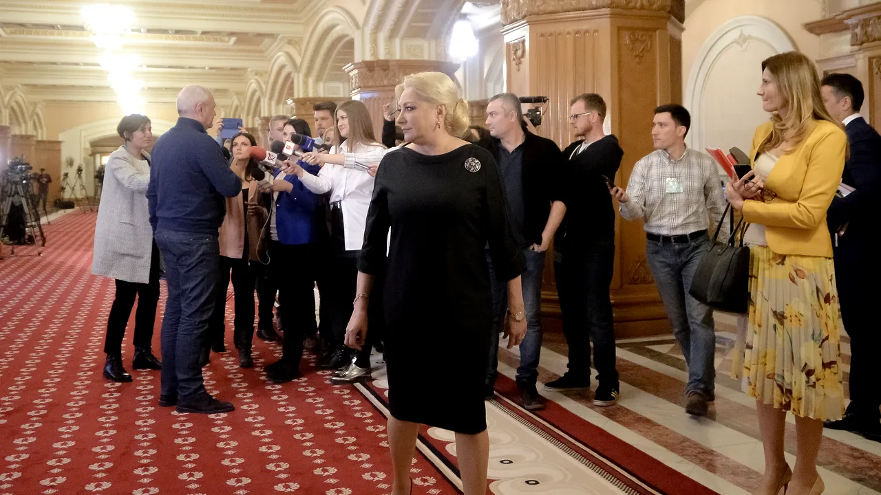 Tudorel și Codruța în avionul groazei. Cum a mâncat Viorica adeziunea la Pro România