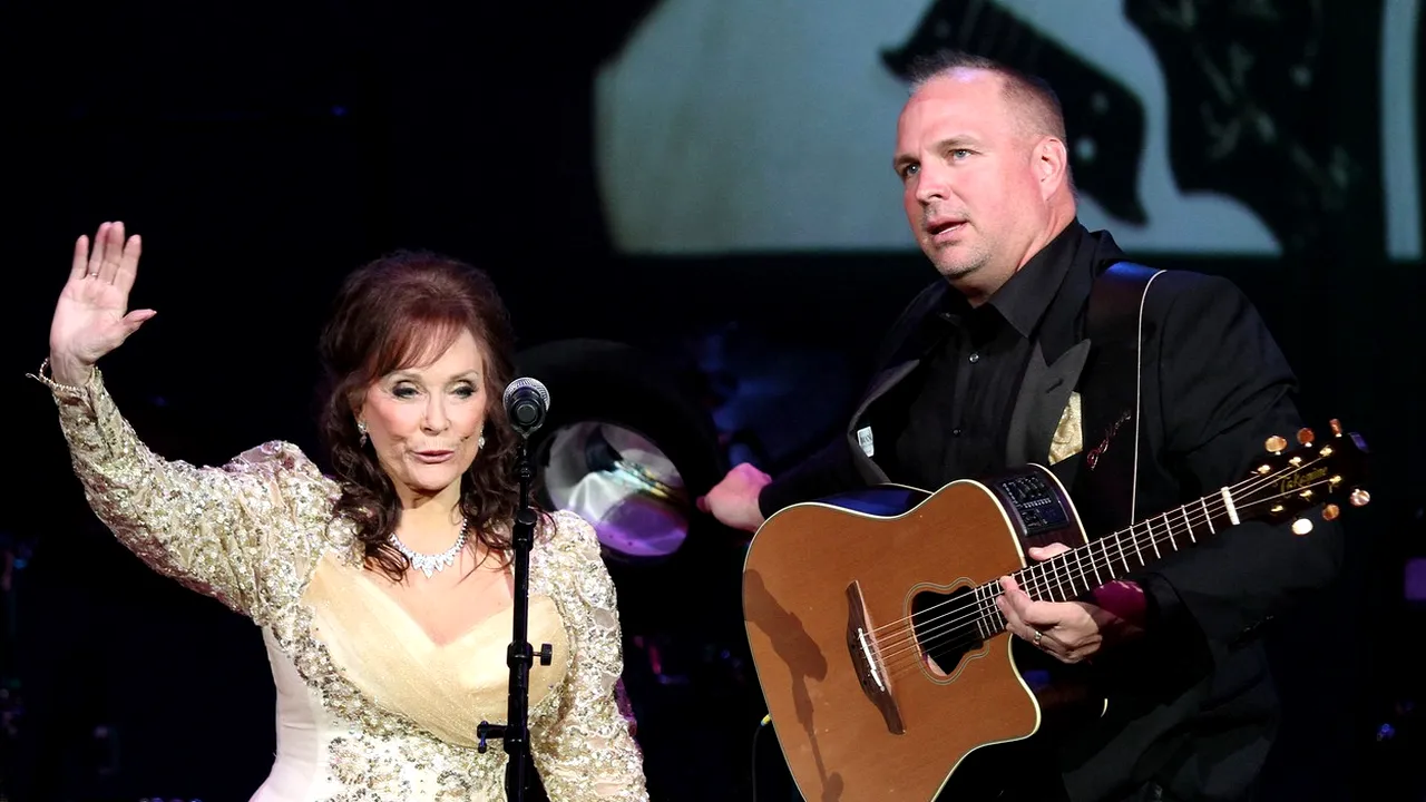 Loretta Lynn, celebră cântăreață americană de country, câștigătoare a trei premii Grammy, a murit. Artista avea 90 de ani