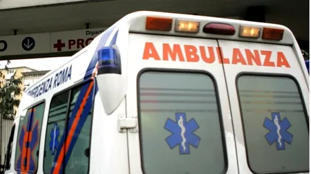 AUTOCAR PRĂBUȘIT ÎN GOL, în Italia. Cel puțin cinci persoane au murit și alte nouă sunt grav rănite în urma unei căderi de la aproximativ 50 DE METRI