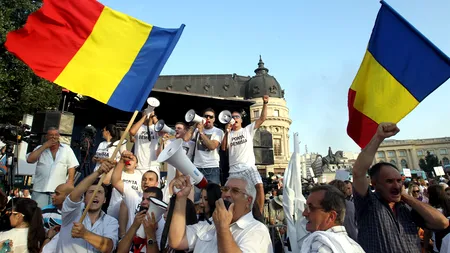 Ce nu s-a văzut în direct la mitingul PDL și la protestele din Piața Universității. VIDEO