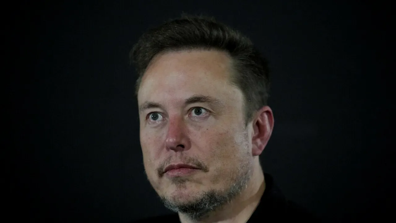 Keir Starmer îl acuză pe Elon Musk că propagă „minciuni”, în contextul abuzurilor produse în Oldham