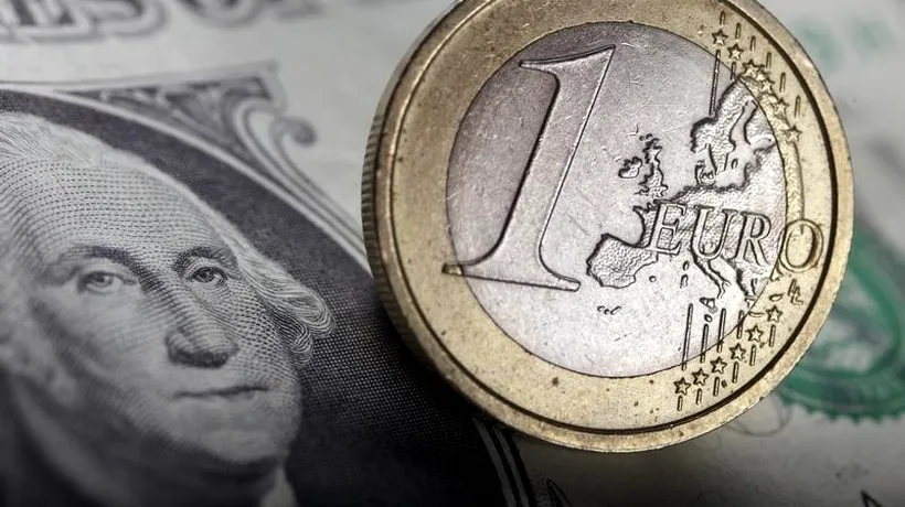CURS VALUTAR BNR. Prețul euro scade. Leul românesc, în depreciere în față dolarului american
