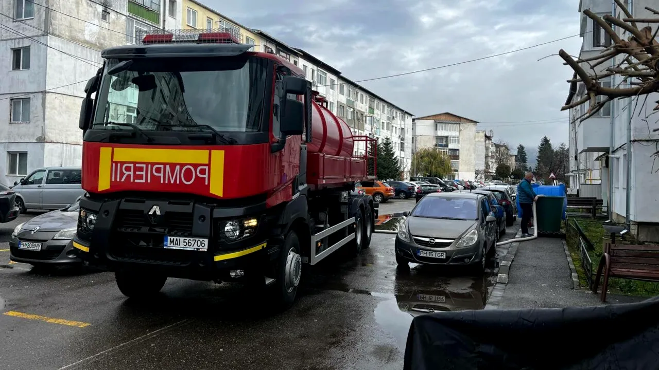 Criza apei din Prahova și Dâmbovița continuă. Pompierii distribuie apă menajeră în mai multe locații