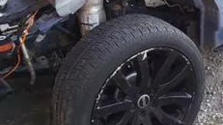 Range Rover de peste 80.000 de euro, „chelit