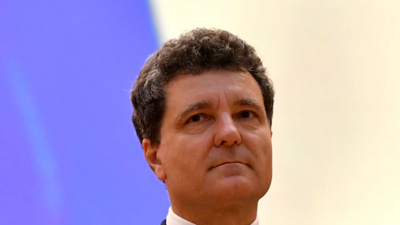 Nicuşor Dan cheamă miercuri partidele la discuţii pentru formarea noului GUVERN