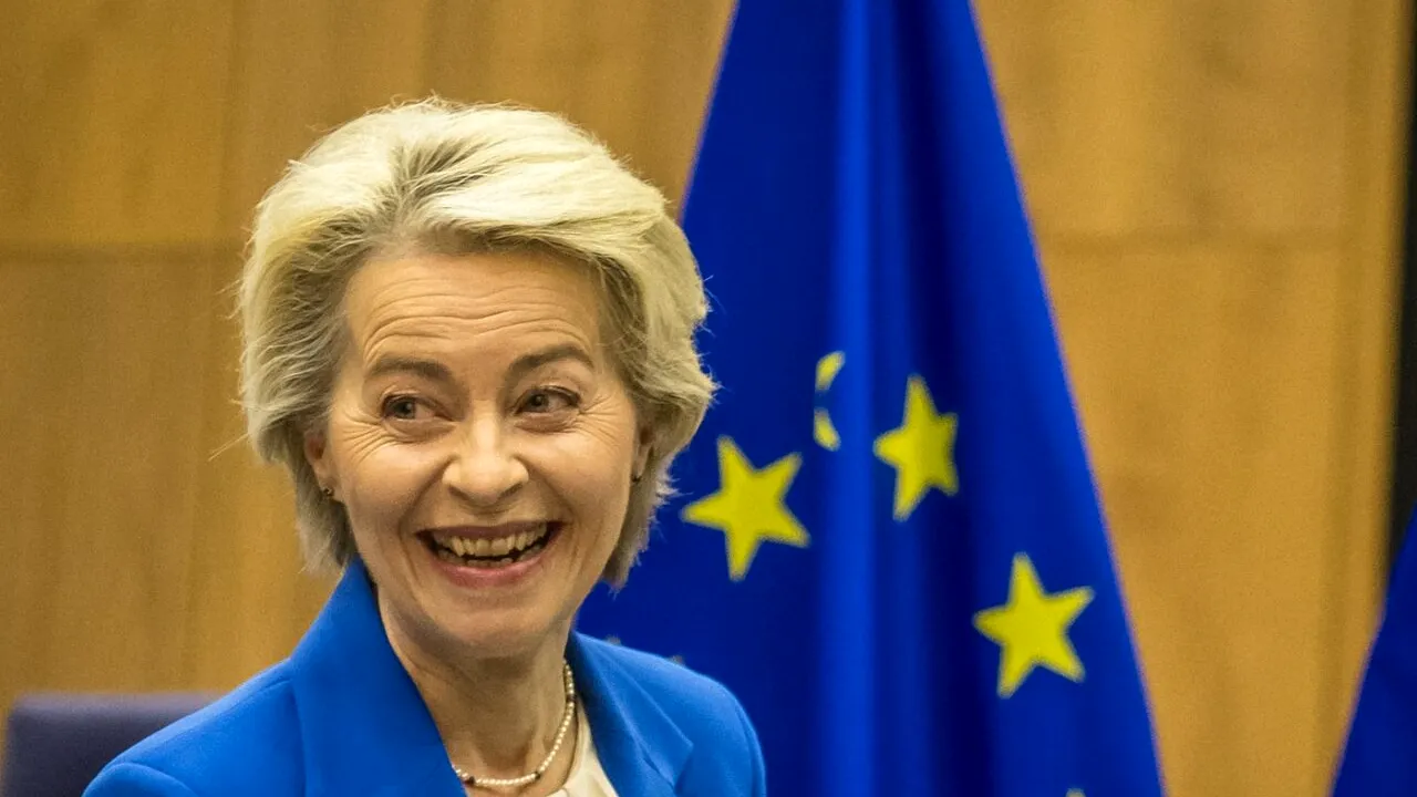 Ursula von der Leyen: UE se va asigura că rețelele online respectă legile /„Este sarcina ROMÂNILOR să decidă ce este cel mai bine, fără interferențe”
