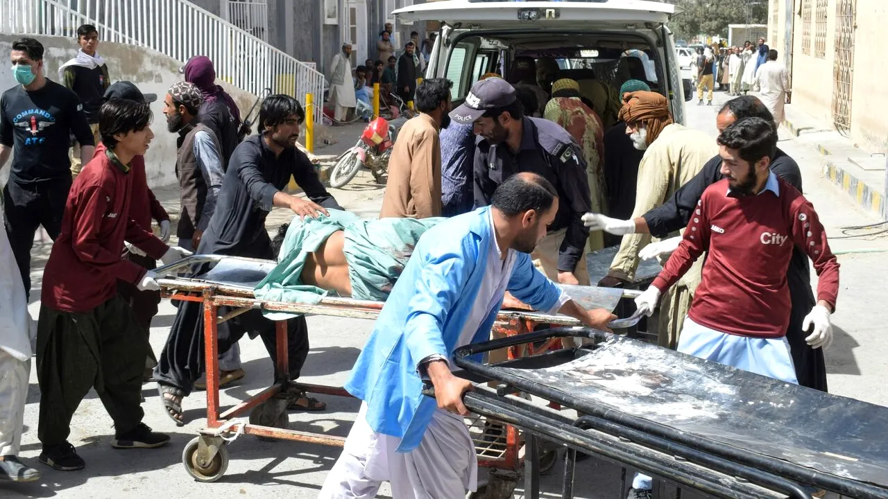 Zeci de morți în urma unui atac terorist produs la o moschee din Pakistan