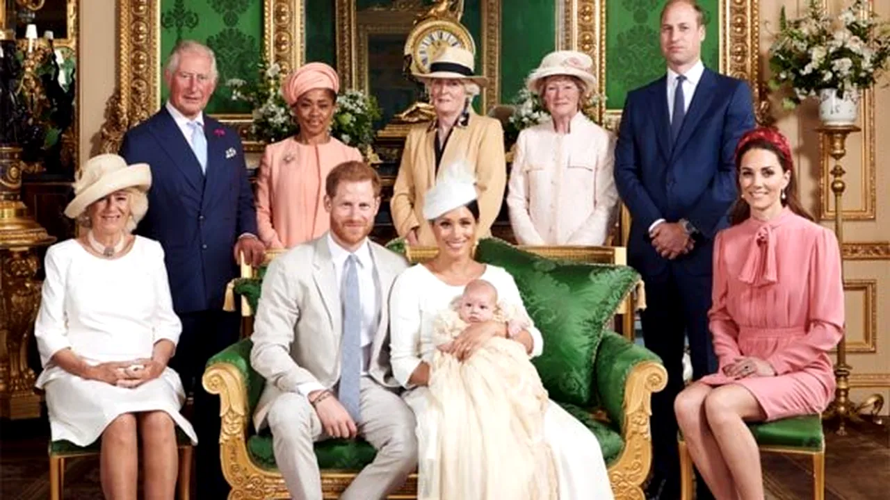 Imagini de la botezul fiului prințului Harry au fost făcute publice
