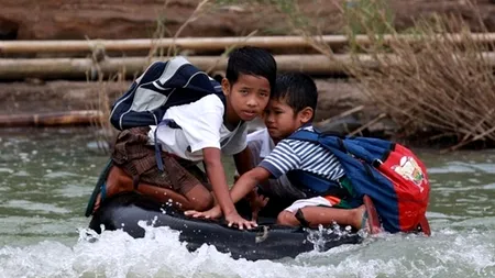 GALERIE FOTO. Copiii care înfruntă MOARTEA în drum spre școală