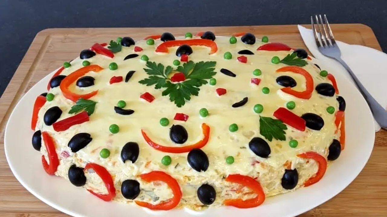 Rețeta pe care cei mai renumiți bucătari o folosesc pentru a obține o salată de BOEUF perfectă. Cum să-i dai gata pe invitații la masa de Crăciun