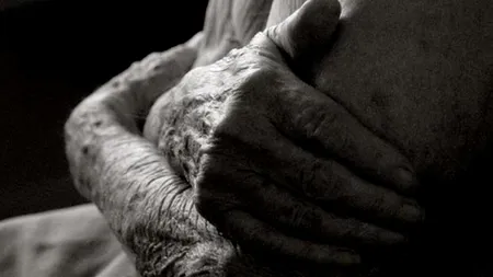 GALERIE FOTO. O colecție inedită de nuduri. Tu cum vei arăta la 100 de ani?