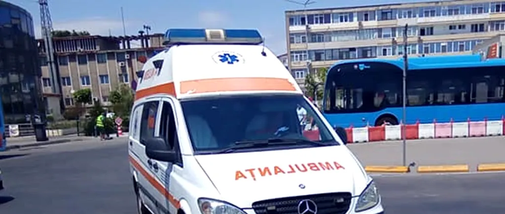 Bărbat, lovit pe un drum din Argeș și lăsat să MOARĂ. Un trecător a chemat Ambulanța, dar victima a decedat