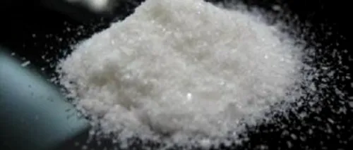 Peste o tonă de precursori de droguri sintetice, confiscată de polițiști, în Portul Constanța