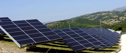 ANRE ar putea propune reducerea ajutorului de stat pentru energia produsă în panouri solare
