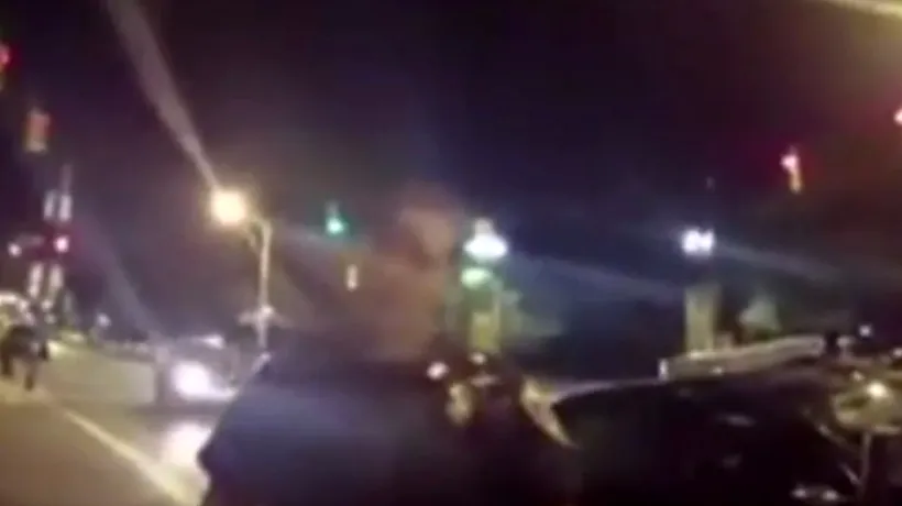 Un șofer care juca Pokemon Go a spulberat o mașină de Poliție - VIDEO