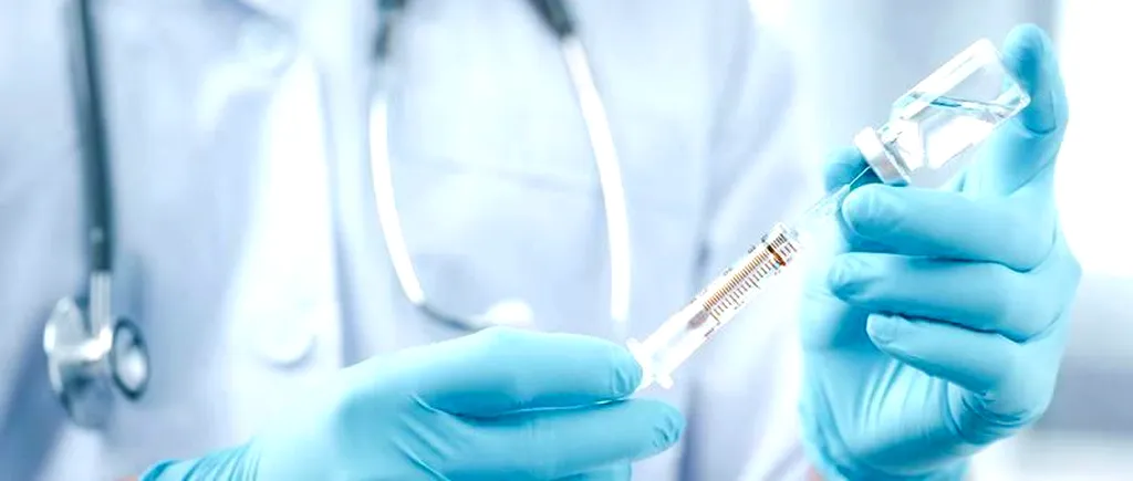 ”Vaccinare la chiuvetă”. Sute de mii de euro au ajuns la asistenți medicali și registratori de la centrul din Vama Petea pentru 3.500 de certificate false. DNA a reținut încă trei persoane