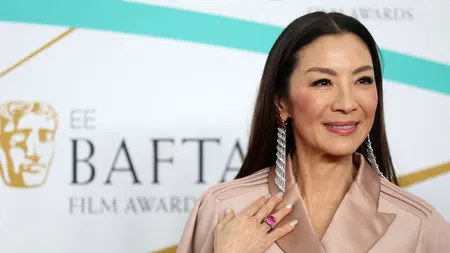 Michelle Yeoh încearcă să salveze lumea în trailerul recent lansat al serialului „American Born Chinese”