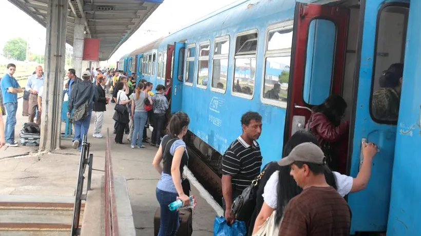 Peste 400 de CĂLĂTORI PRINȘI FĂRĂ BILETE, dați jos din tren și amendați într-o gară de lângă București