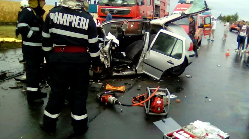 Accident grav între două mașini și un TIR în județul Ialomița. Trei persoane au murit și trei au fost rănite