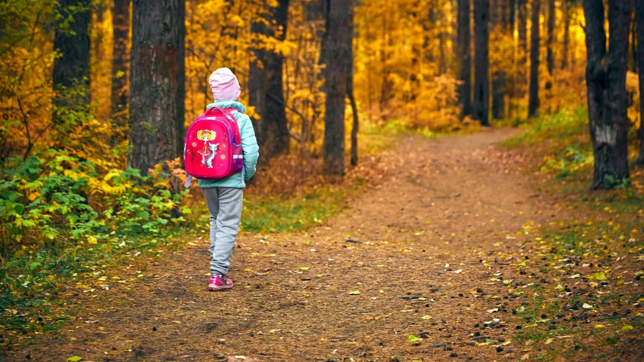 Minivacanță la mai puțin de o lună de la începerea școlii. Elevii au trei zile consecutive libere. Când începe prima vacanță din anul școlar 2026-2027
