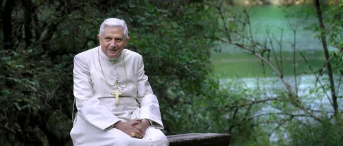 Cum va fi înmormântat Papa Benedict al al XVI-lea. Situația nu s-a mai văzut din anul 1417. Cum va organiza Vaticanul funeraliile unui fost Suveran Pontif