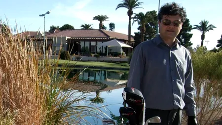 Un om de afaceri din Cluj a fost bătut de romi pe terenul de golf al acestuia