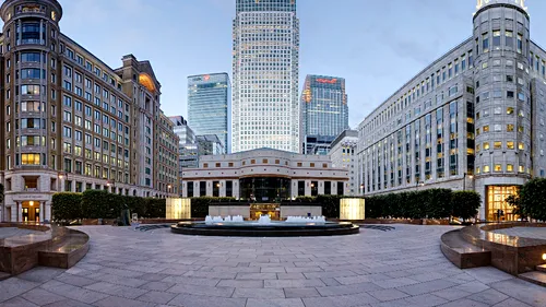 Londra, din nou afectată de Brexit: O mare bancă americană mută sute de angajați în trei birouri din UE