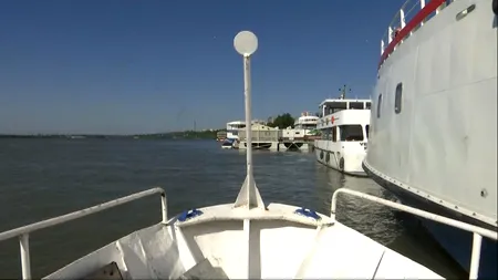 O motonavă a Ceaușeștilor ajunge la fier vechi. 