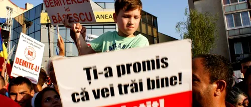 REFERENDUM 2012. Mii de oameni, la mitinguri în Argeș și Teleorman, miercuri seară, pentru demiterea lui Traian Băsescu