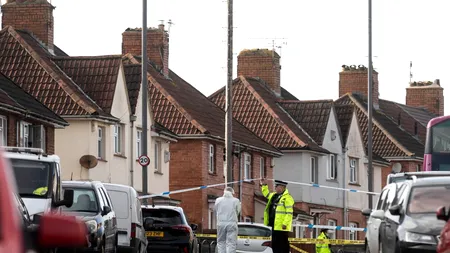 Dublă CRIMĂ, într-un cartier din Bristol. Doi adolescenți de 15 și 16 ani au fost înjunghiați de mai multe persoane / Poliția a reținut doi suspecți
