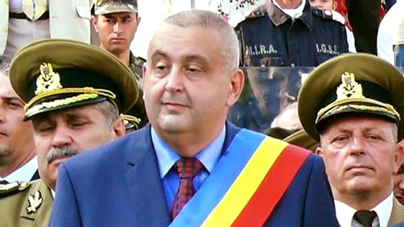 Un primar din județul Vrancea, condamnat la închisoare cu suspendare pentru conflict de interese 