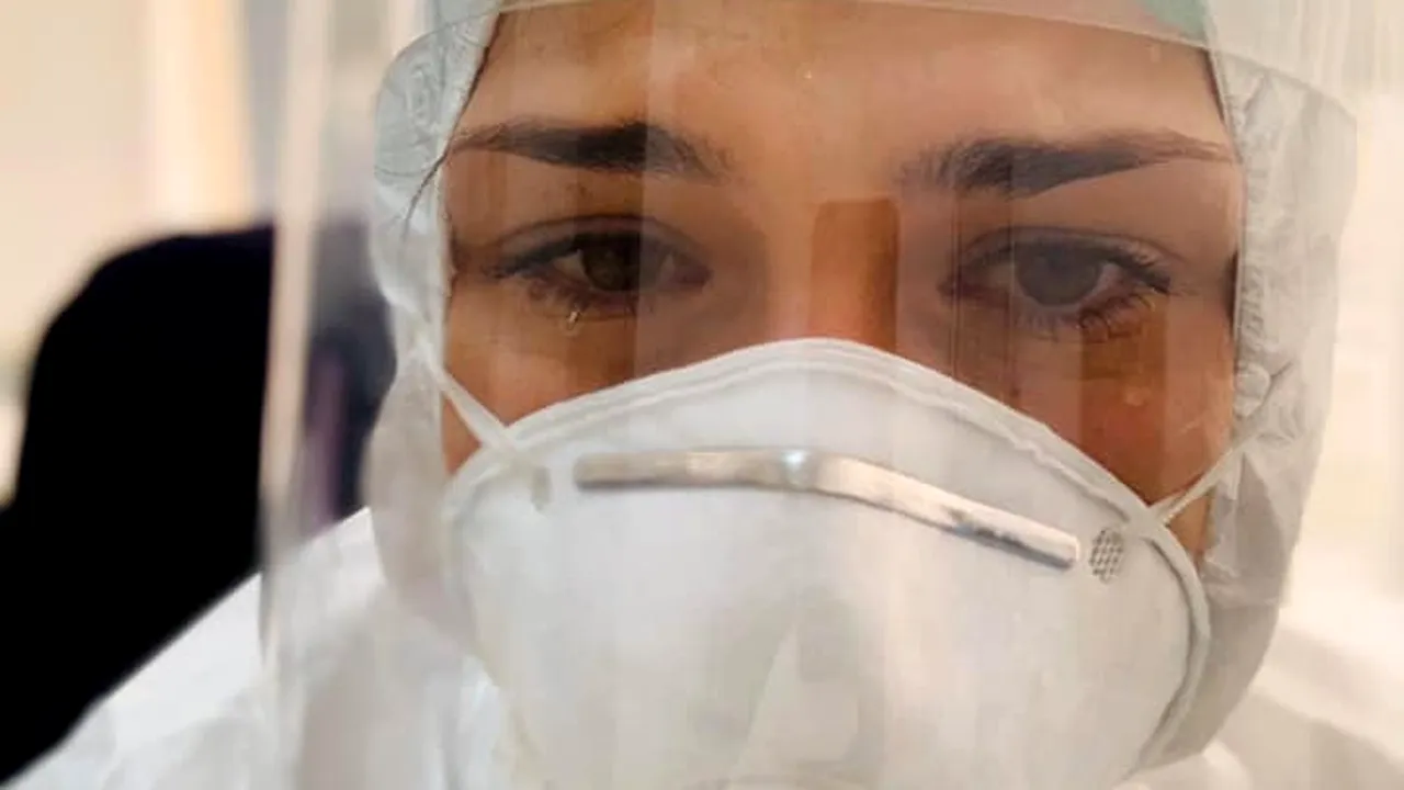 EXCLUSIV. Povestea lui Carmen, voluntară la Spitalul Suceava: „La 10 august am strigat rezist, acum strig la fel. Cu toții vom fi schimbați”