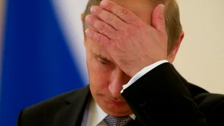 Vladimir Putin nu își mai poate ascunde problemele de sănătate. Președintele rus are nevoie de ajutor pentru a se așeza