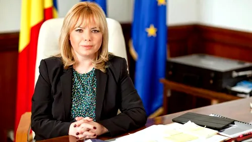 Anca Dragu, aleasă președintele Senatului cu susținerea coaliției PNL, USR PLUS și UDMR. E prima femeie care ocupă această funcție în România!