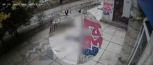 UPDATE: VIDEO | Imagini șocante în Capitală. O contabilă s-a aruncat de la etajul cinci și a căzut peste o altă femeie care trecea pe stradă