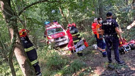 UPDATE | FOTO-VIDEO. Un angajat CFR a murit, după ce s-a răsturnat cu un utilaj feroviar la ieşire din Roşiorii de Vede