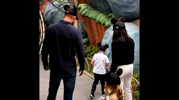 Prințul Harry și Meghan Markle, în mijlocul unei controverse după vizita la Disneyland cu copiii. O fotografie de familie le-a adus un val de CRITICI