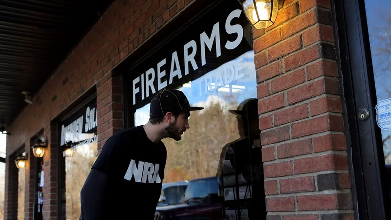 Conform estimărilor, în Statele Unite există aproximativ 265 de milioane de arme, o medie de două arme pe cap de locuitor