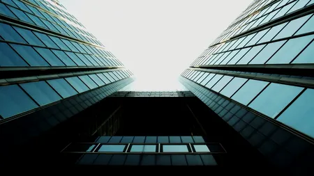 PROGNOZĂ. EY România: „Există un risc real ca piața birourilor să fie suprasaturată”. Când este estimată revenirea după pandemie