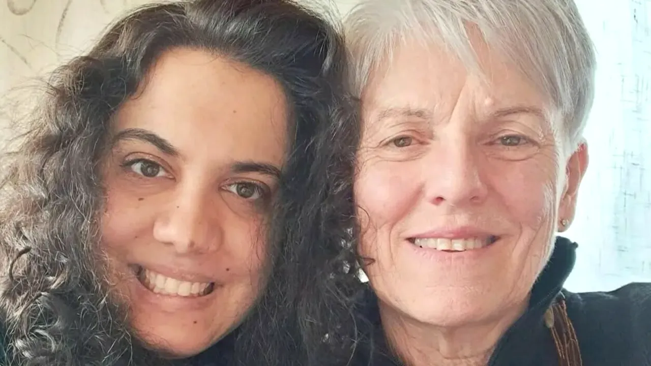 O româncă adoptată în Italia și-a găsit sora biologică după 30 de ani: „Un uragan de emoții...”